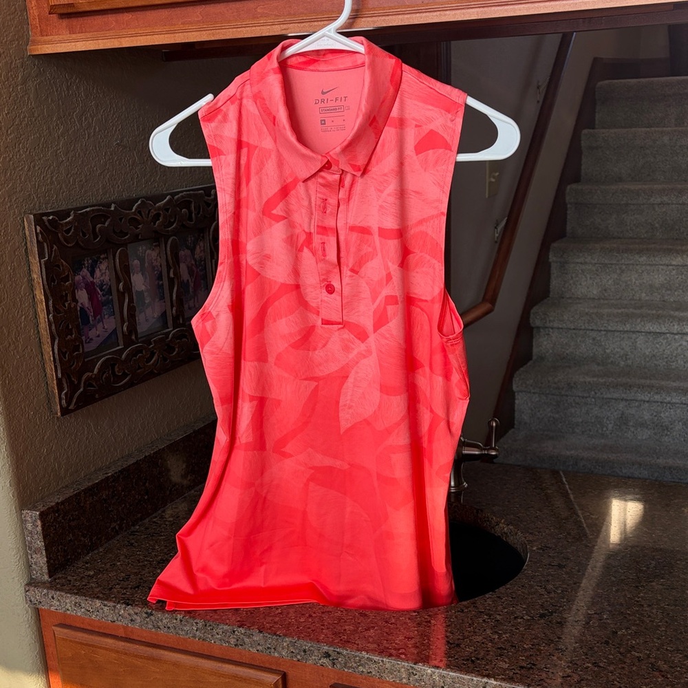 Nike Vivid Red Leaf Pattern Sleeveless Golf  Top